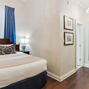 Standard Room One King Bed